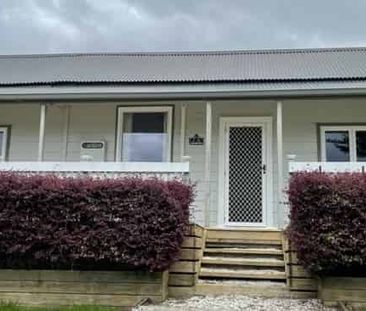 Sunny and Welcoming - Photo 1