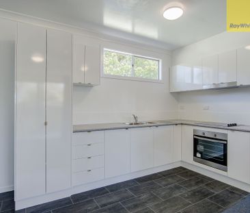 Modern 2 Bedroom Home - Photo 3