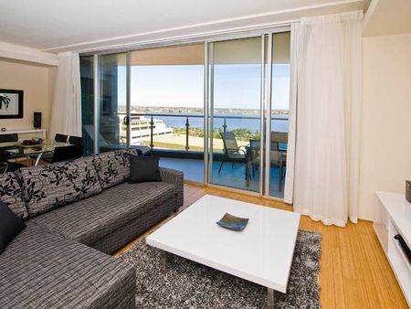 River Views & Executive Living - Photo 3