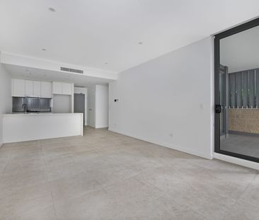 Modern One-Bedroom Apartment Moments from Castle Towers - Photo 2