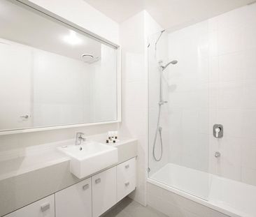 1202/63 Whiteman Street - Photo 4