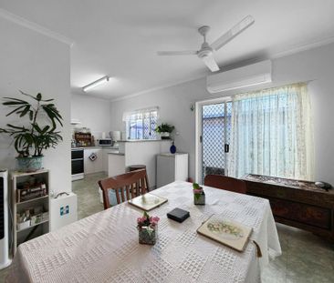 Low-Maintenance Two Bedroom Unit in Convenient Location - Photo 2