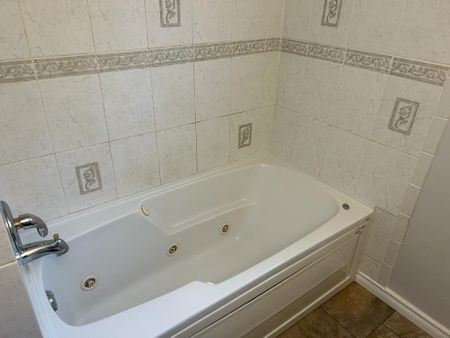 For Lease - 188 Mason Avenue, Bradford West Gwillimbury, Ontario - Photo 3