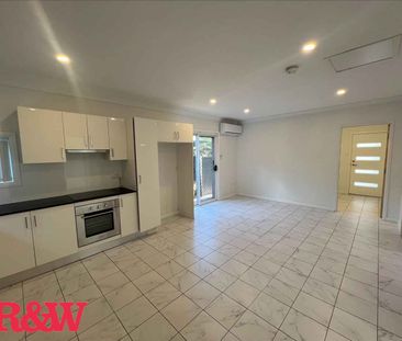 SPACIOUS GRANNY FLAT !! - Photo 6