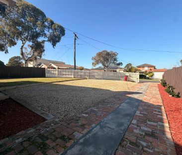 29 Carlisle Road, Hallam VIC - Photo 2
