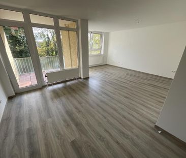 Helle, geräumige 3-ZKB-Balkonwohnung in Heppens zu vermieten! - Photo 2