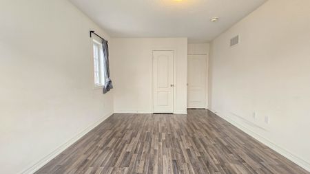For Lease - 8 Larry Grove Way, Markham, Ontario - Photo 2
