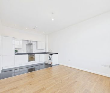 Bradley Court, Camberley, Surrey, GU15 - Photo 3