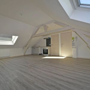 Location Appartement 1 pièces 22 m2 à Saint-Quentin - Photo 2