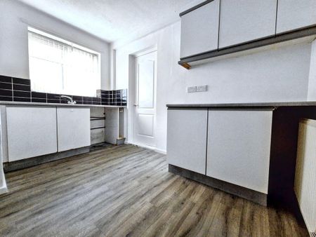 3 bed semi-detached house to rent in NE31 - Photo 3