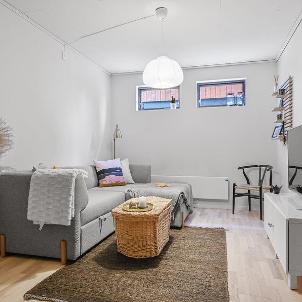 Gullrisvägen, Upplands Väsby - Foto 1