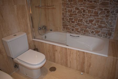 Middle Floor Apartment in Elviria - Photo 2