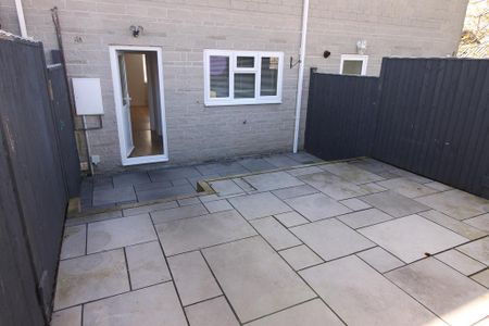 2 bedroom terraced house to rent - Photo 3