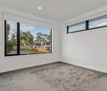 Modern Townhouse! - Photo 6