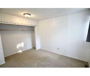 3 Bed 1.5 Bath Townhome w/ Balcony South Edmonton - Photo 5