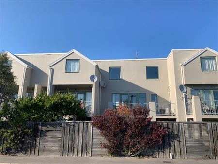 1/407 Barbadoes Street , City, Christchurch City - Sunny and Secure Townhouse within the Four Aves - Photo 5