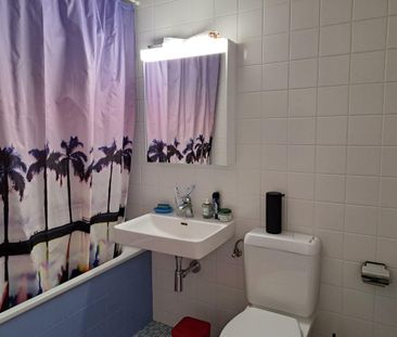 Nice 2.5-room apartment with balcony just a stone’s throw from the ... - Photo 2