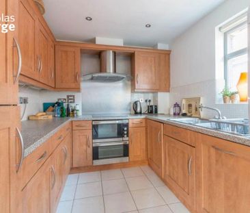 3 bedroom flat to rent - Photo 6