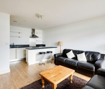 2 Bed Flat - Photo 2