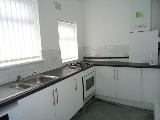 4 bedroom apartment to rent - Photo 1