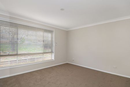 FAMILY HOME IN POPULAR LOCATION - Photo 4