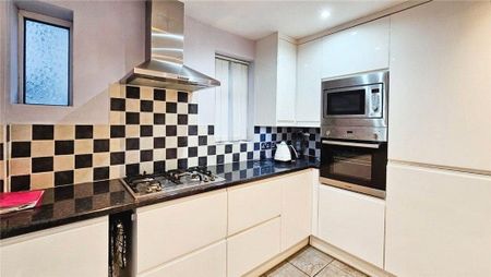 2 bedroom maisonette to rent - Photo 2