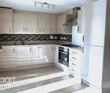 3 bedroom semi-detached house to rent - Photo 2