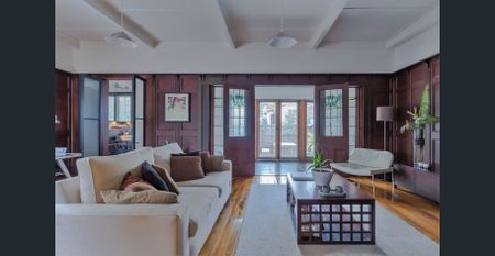 Executive Duplex. Fully Furnished & Accessorised. Includes all Utilities, Fast WIFI, Smart TV, Netflix & Foxtel. Just bring your suitcase! - Photo 5