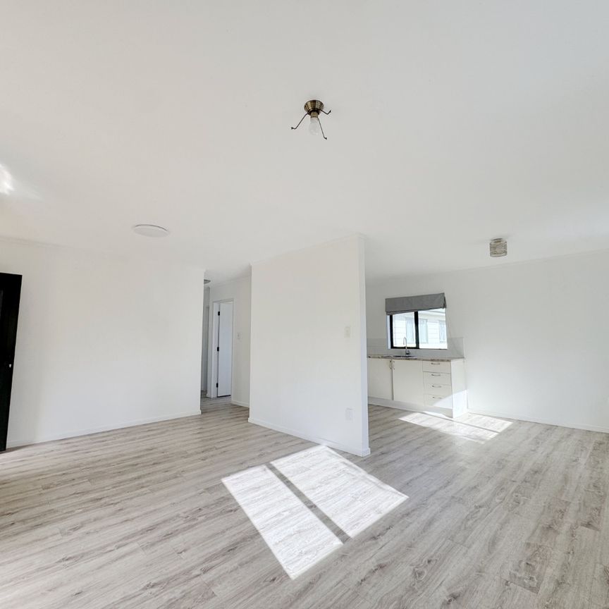 Comfortable Family Living In Ranui - Photo 1