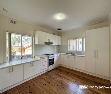 Comfortable Family Home in a Convenient Carlingford Location - Photo 2
