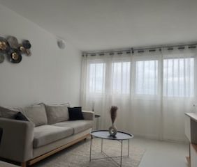 2 pièces - Meublé - 47 m² - 6ème étage - Colocation non autorisée - Photo 2