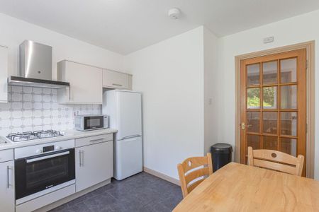 2 bedroom ground floor flat to rent - Photo 4