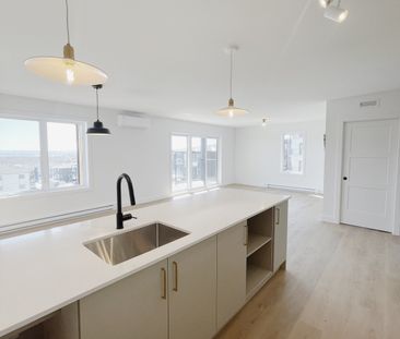 4.5 NEUF - DISPONIBLE MAINTENANT - Photo 2