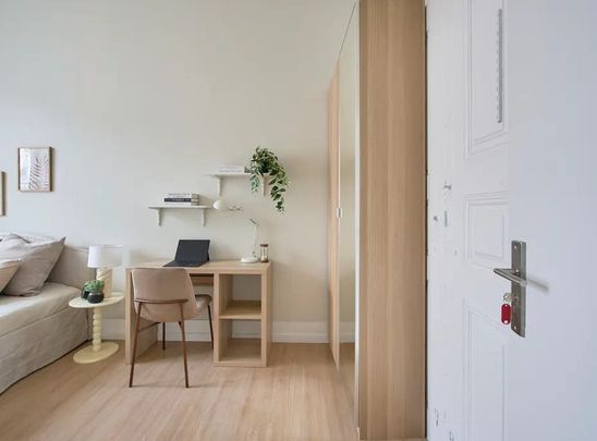 Largo Vitorino Damásio, Lisbon, Lisbon 1200-872 - Photo 1