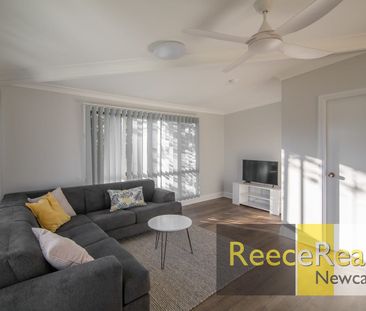 Room Available in a Modern House For Young Professionals - Photo 1