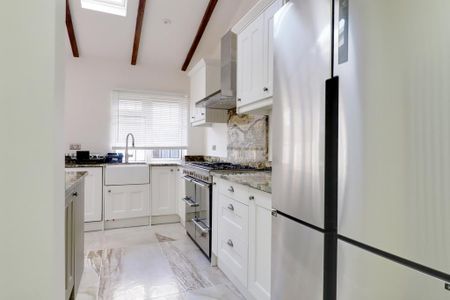 4 bedroom terraced house to rent - Photo 5