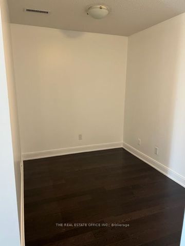 For Lease - 135 Village Green Square Unit# 221, Toronto, Ontario - Photo 2