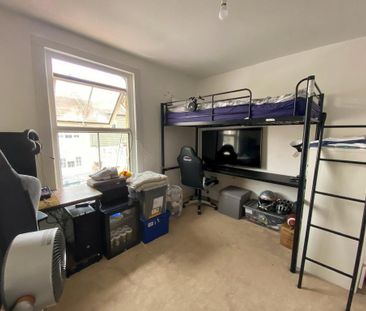 3 bedroom end of terrace house to rent - Photo 4