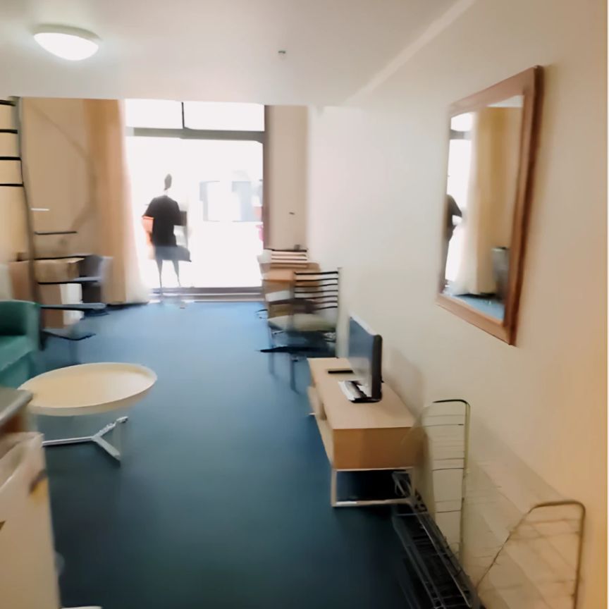 Studio*1147 - Photo 1