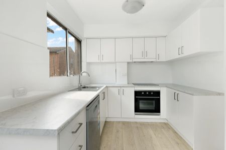 Spacious Renovated 2-Bedroom Townhouse in The Junction - Photo 5