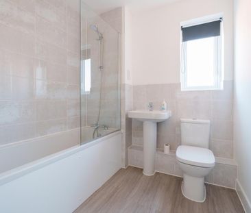 3 bedroom semi-detached house to rent - Photo 6