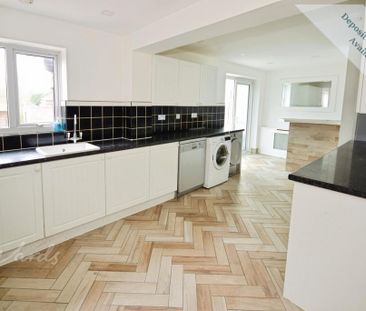 5 bedroom semi-detached house to rent - Photo 6