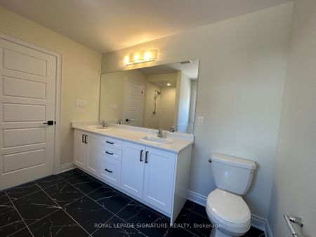 Detached Home For Lease | X7046596 - Photo 2