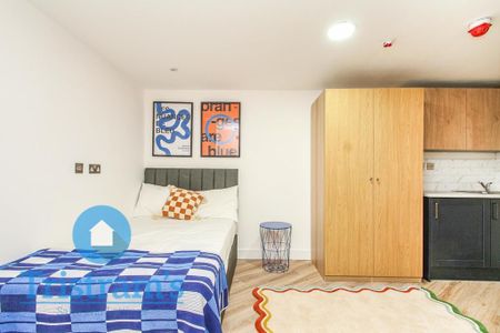 1 bedroom in a house share to rent - Photo 2