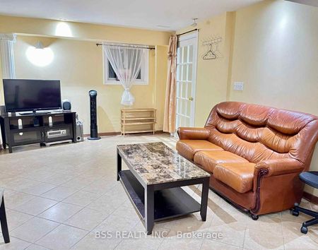 For Lease - 53 Meadow Oak Place Unit# Basement, Toronto, Ontario - Photo 4