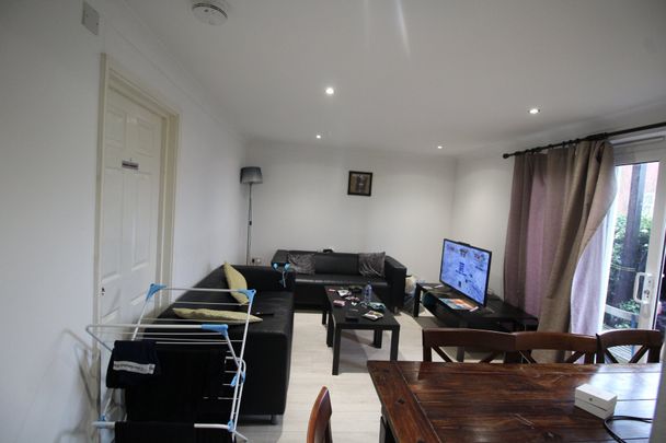 3 bed flat to rent in Rouse Way, Colchester - Photo 1