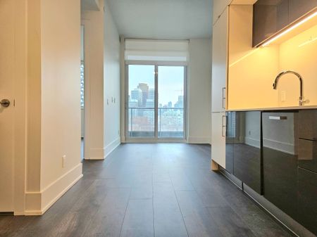 For Lease - 1 Edgewater Drive Unit# PH29, Toronto, Ontario - Photo 4