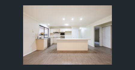 ROOM TO LIVE LARGE - GENUINLEY LARGE HOME - Photo 4