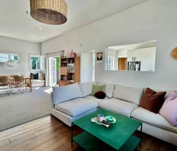 Charming Character Home in the Heart of Napier! - Photo 4