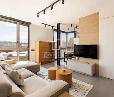 Excellent 3 Bedroom apartment for rent in Sant Antoni, Barcelona - Photo 6